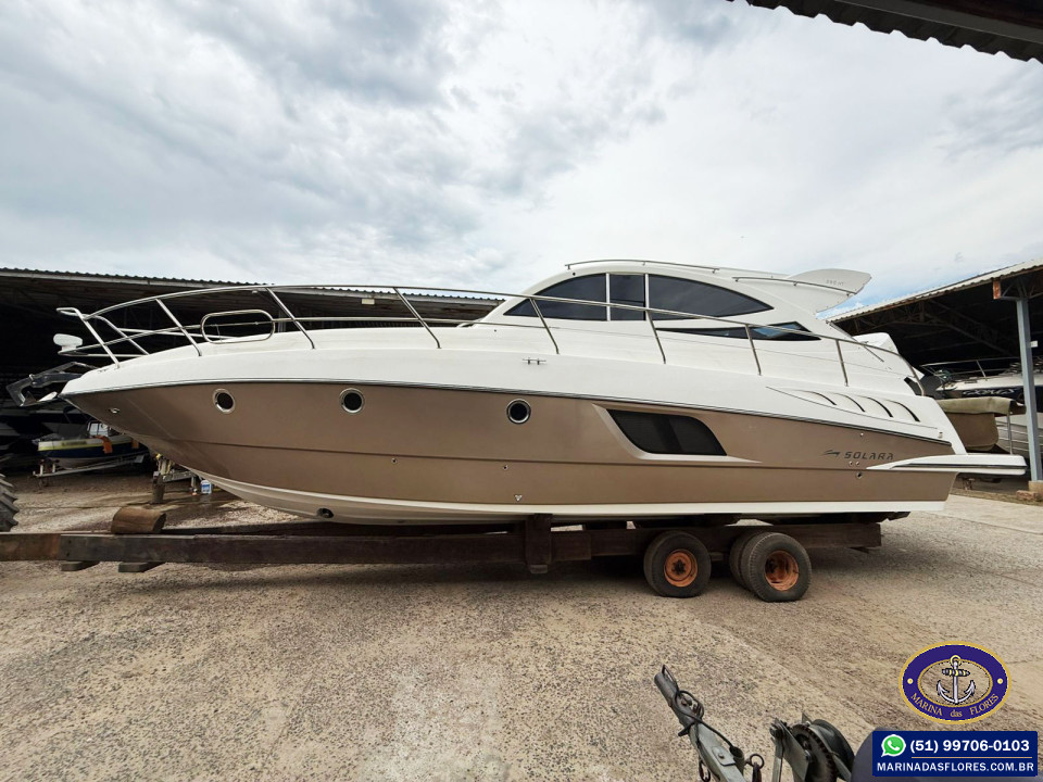 Lancha Solara 380HT