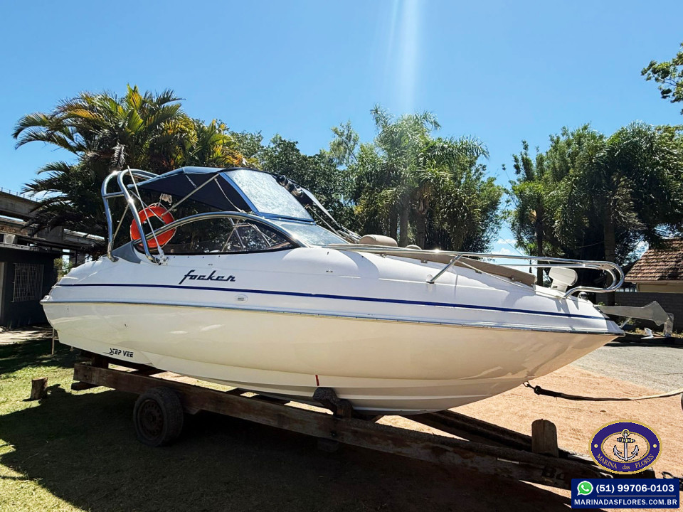 Lancha Fibrafort Focker 215